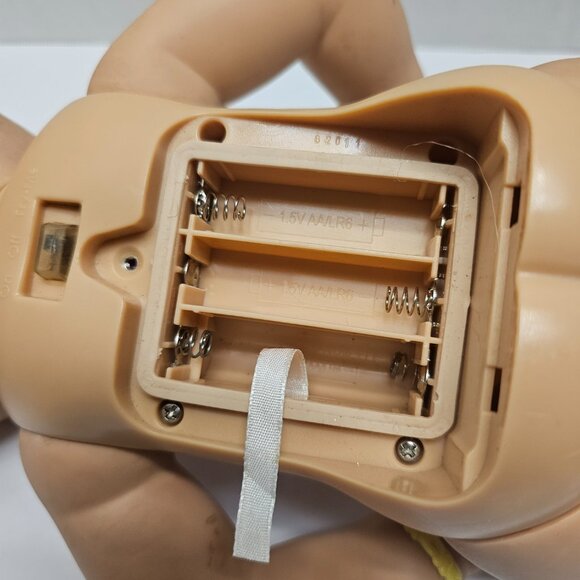 2006 Hasbro Soft Face Skin Baby Alive Interactive Doll Blonde Blue Eyes Battery - Picture 10 of 11